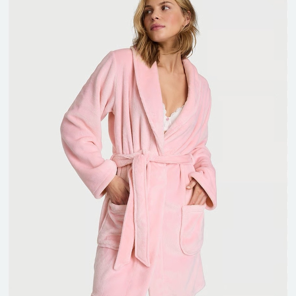 Victoria’s Secret Women pretty blossom Pink Plush Robe